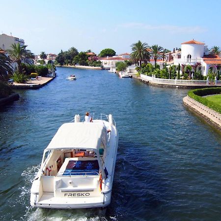 Holiday Home Alberes By Interhome Empuriabrava Bagian luar foto