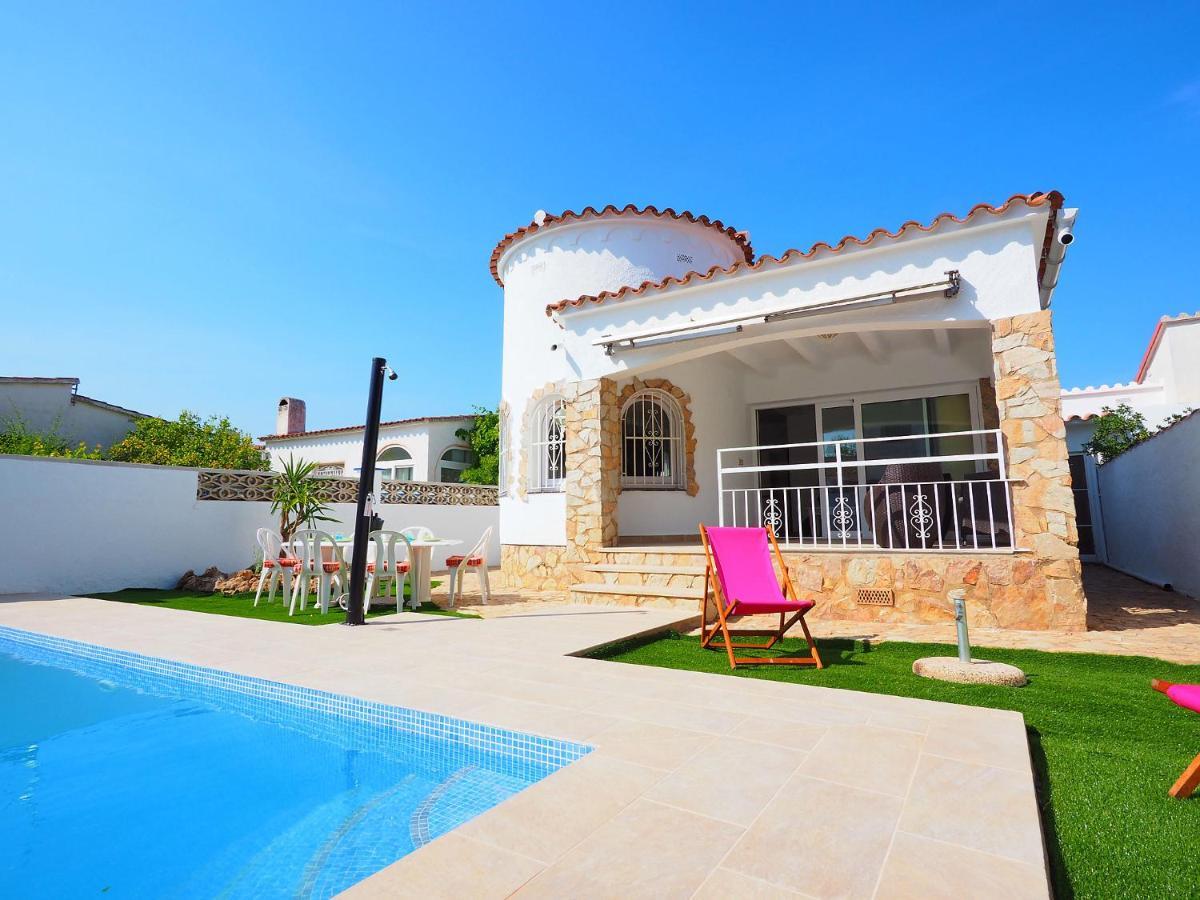 Holiday Home Alberes By Interhome Empuriabrava Bagian luar foto