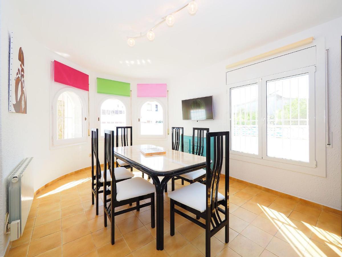 Holiday Home Alberes By Interhome Empuriabrava Bagian luar foto