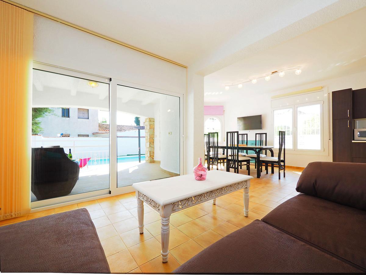 Holiday Home Alberes By Interhome Empuriabrava Bagian luar foto