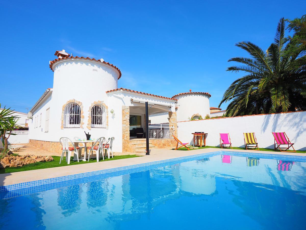 Holiday Home Alberes By Interhome Empuriabrava Bagian luar foto